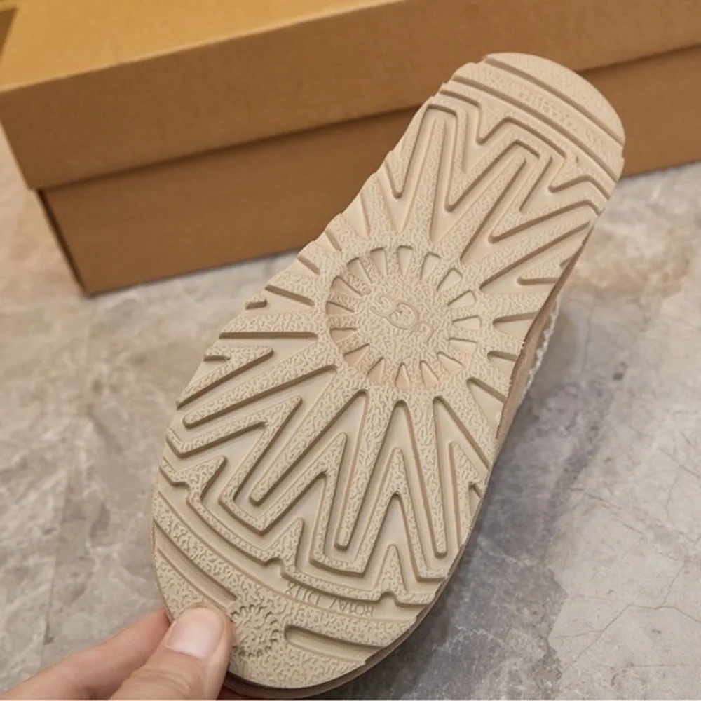Brand New Women's Ugg Tasman Slip-Ons